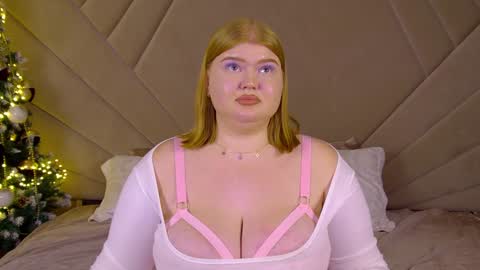 adelemoor online show from December 2024 09:04:02 PM