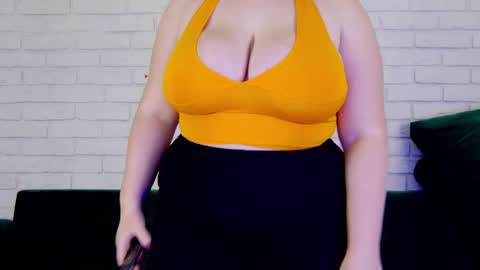 adelemoor online show from February 2025 01:46:02 AM