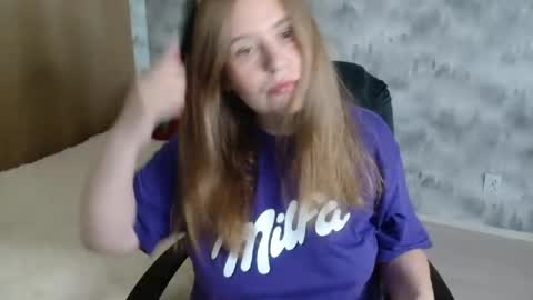 Snapshot of adelinalawson chatting on June 2026 10:29:02 AM adelinalawson online show from June 2026 10:29:02 AM