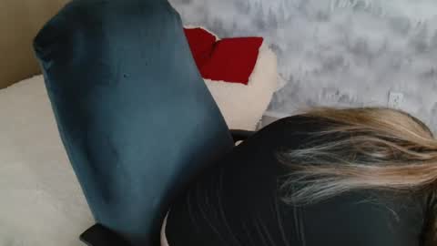 Snapshot of adelinalawson chatting on June 2026 09:03:02 AM adelinalawson online show from June 2026 09:03:02 AM