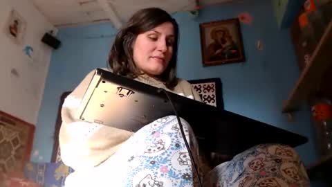 Larisa online show from January 2025 01:19:02 PM