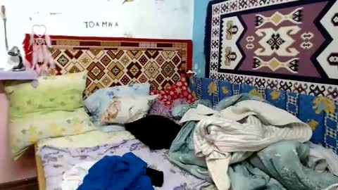 Larisa online show from November 2025 10:27:01 AM