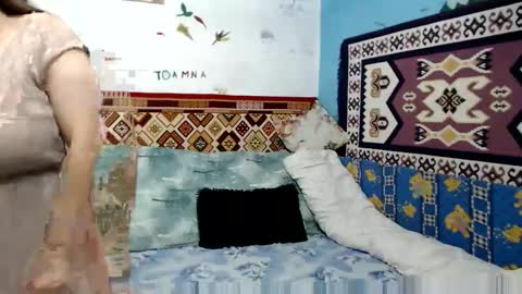 Larisa online show from December 2025 12:21:02 PM