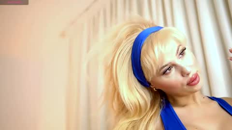 Snapshot of adelineking chatting on November 2025 03:06:01 AM Ade online show from November 2025 03:06:01 AM