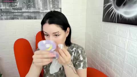 Snapshot of adell_berry chatting on February 2025 08:18:02 AM Adel online show from February 2025 08:18:02 AM