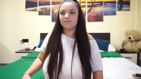 Snapshot of adellineee chatting on November 2025 09:59:01 PM Adellineee online show from November 2025 09:59:01 PM