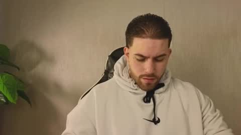 Ades online show from November 2025 12:05:01 PM