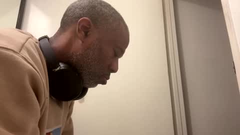 adick_ting online show from February 2025 11:23:02 AM