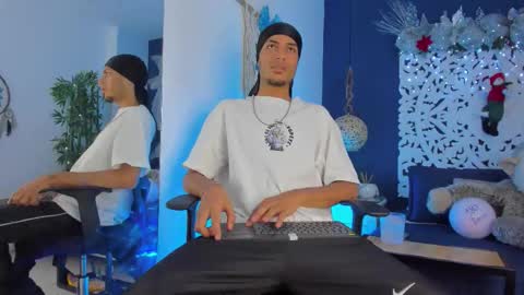 adonis_wb online show from December 2025 10:19:01 PM