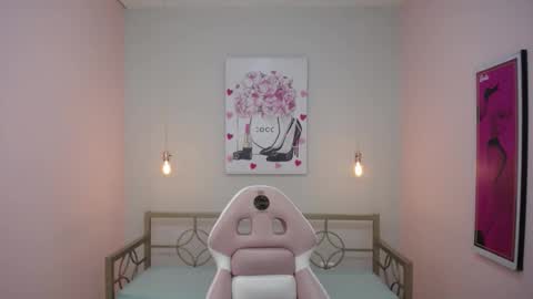 Adri  online show from March 2026 11:05:01 AM