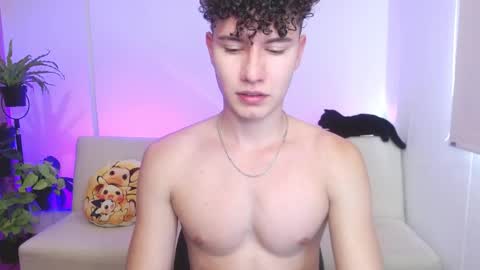 adrian morelli online show from December 2025 07:21:02 PM