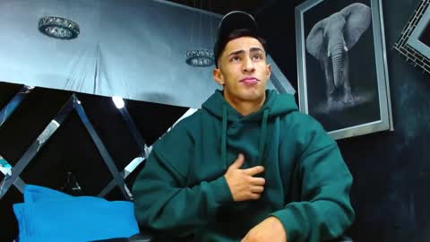 Snapshot of adrian_rae chatting on December 2024 11:40:01 AM online show from December 2024 11:40:01 AM