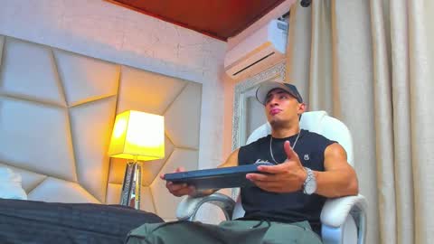 Snapshot of adrian_rae chatting on February 2025 11:31:01 AM online show from February 2025 11:31:01 AM