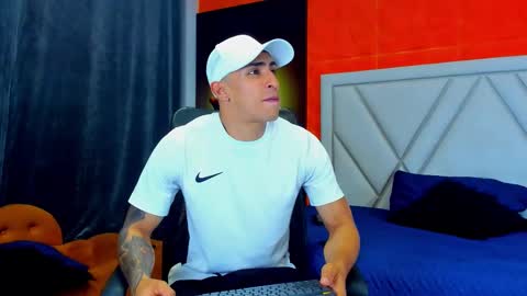 Snapshot of adrian_rae chatting on September 2025 06:11:02 PM online show from September 2025 06:11:02 PM