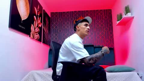 Snapshot of adrian_rae chatting on September 2025 06:34:01 PM online show from September 2025 06:34:01 PM