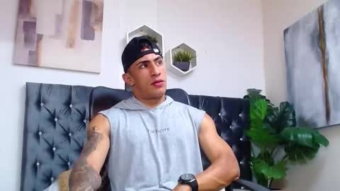 Snapshot of adrian_rae chatting on October 2025 06:14:02 PM online show from October 2025 06:14:02 PM