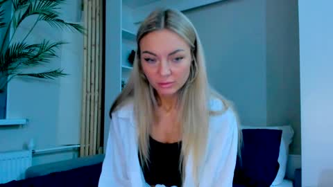 Snapshot of adriana_coy_ chatting on February 2025 02:13:02 PM Adriana online show from February 2025 02:13:02 PM