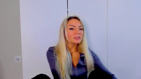 Snapshot of adriana_coy_ chatting on March 2025 06:48:01 PM Adriana online show from March 2025 06:48:01 PM