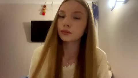 Caroline online show from April 2026 03:09:01 PM