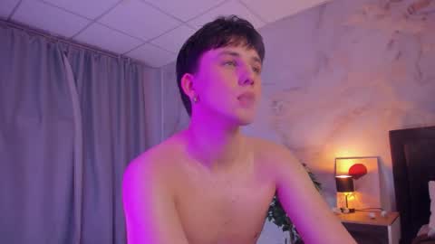 adrianoaubert online show from October 2025 04:13:02 PM