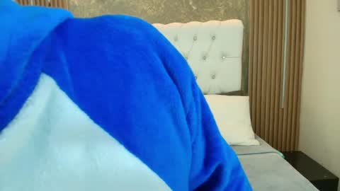 adrianstark_ online show from May 2026 01:04:02 PM