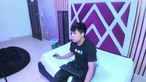 adrianwalkerr online show from April 2026 04:42:01 AM