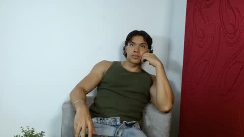 adriel_escalante online show from October 2025 01:45:01 AM