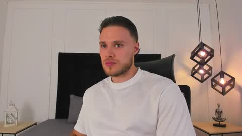 Adrein Roche online show from November 2025 10:54:01 PM