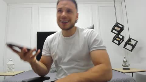 Adrein Roche online show from November 2025 11:58:01 PM