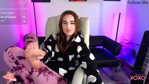 Adriana online show from March 2025 05:00:02 PM