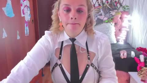 Snapshot of adriiana_fox_ chatting on January 2025 05:56:02 PM adriiana_fox_ online show from January 2025 05:56:02 PM