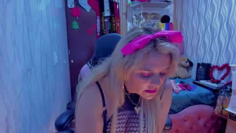 adriiana_fox_ online show from February 2026 06:02:02 PM