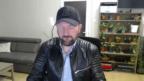 Snapshot of adultwebcamdatabase chatting on February 2026 07:34:02 PM Felix84 online show from February 2026 07:34:02 PM