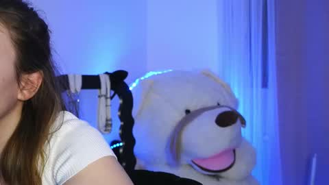 Aelia online show from March 2026 06:22:02 PM