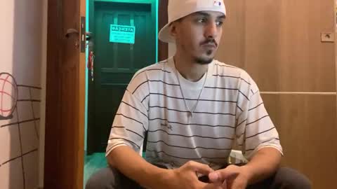 Luci online show from September 2025 03:06:02 AM