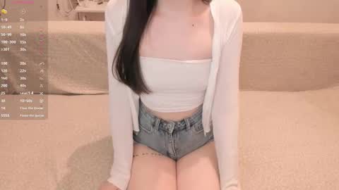 Emi online show from October 2025 12:39:02 PM