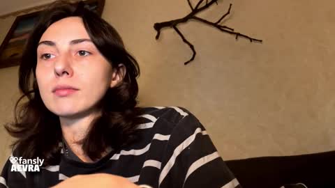 Snapshot of aevra chatting on November 2025 03:58:01 PM vegans taste better online show from November 2025 03:58:01 PM