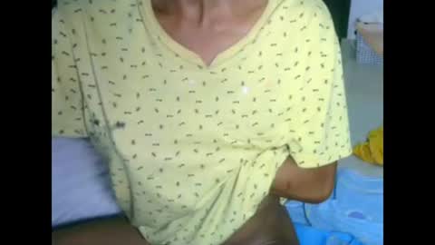 Snapshot of africadeluxe chatting on January 2025 08:41:02 AM Africa online show from January 2025 08:41:02 AM