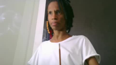 Snapshot of africadeluxe chatting on February 2025 08:47:01 PM Africa online show from February 2025 08:47:01 PM