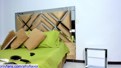 Snapshot of afro_happy__06 chatting on September 2025 11:12:02 AM Jheremy and leeryc online show from September 2025 11:12:02 AM