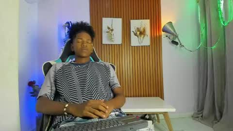 afrowayuu online show from May 2026 06:02:02 PM