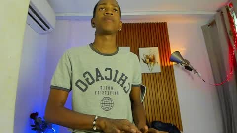 afrowayuu online show from May 2026 05:32:01 PM
