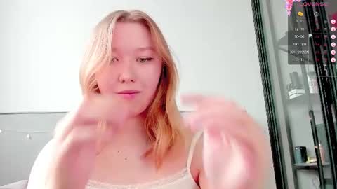 Snapshot of agatha_mayson chatting on June 2026 07:31:02 AM agatha_mayson online show from June 2026 07:31:02 AM