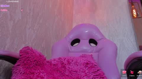 LUNNA online show from January 2025 09:36:01 PM