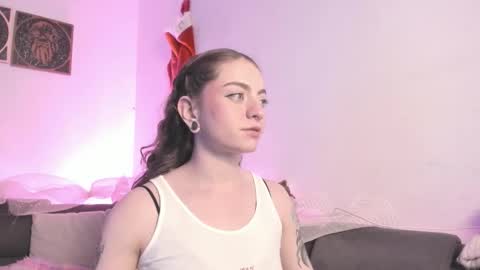 Camila     2 online show from December 2025 12:40:01 AM