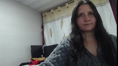 Snapshot of agel_sw1 chatting on October 2025 12:17:02 AM Angel online show from October 2025 12:17:02 AM