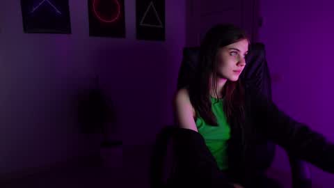 Snapshot of agelina_summer chatting on January 2025 07:50:01 PM Agelina Lilly Laura online show from January 2025 07:50:01 PM