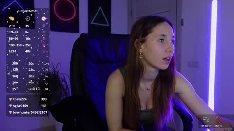 Snapshot of agelina_summer chatting on February 2025 09:40:01 PM Agelina Lilly Laura online show from February 2025 09:40:01 PM
