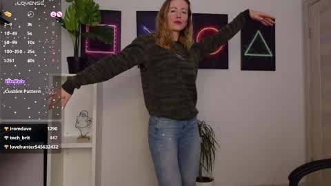 Snapshot of agelina_summer chatting on February 2025 10:56:02 AM Agelina Lilly Laura online show from February 2025 10:56:02 AM