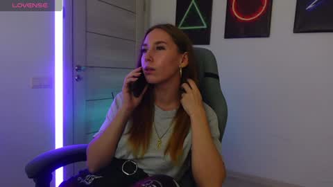 Snapshot of agelina_summer chatting on September 2025 01:55:01 PM Agelina Lilly Laura online show from September 2025 01:55:01 PM